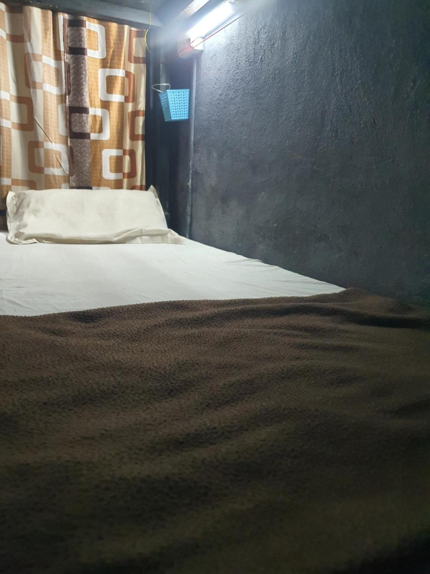 Bapuji Dormitory Hostel Bombay Exterior foto