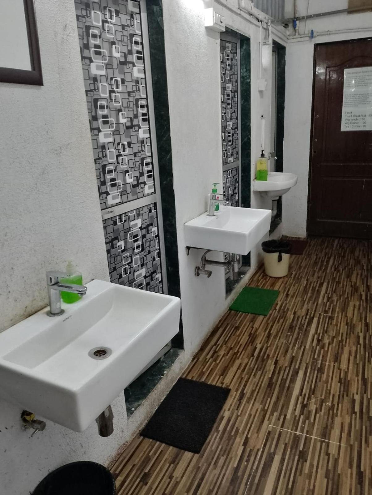 Bapuji Dormitory Hostel Bombay Exterior foto